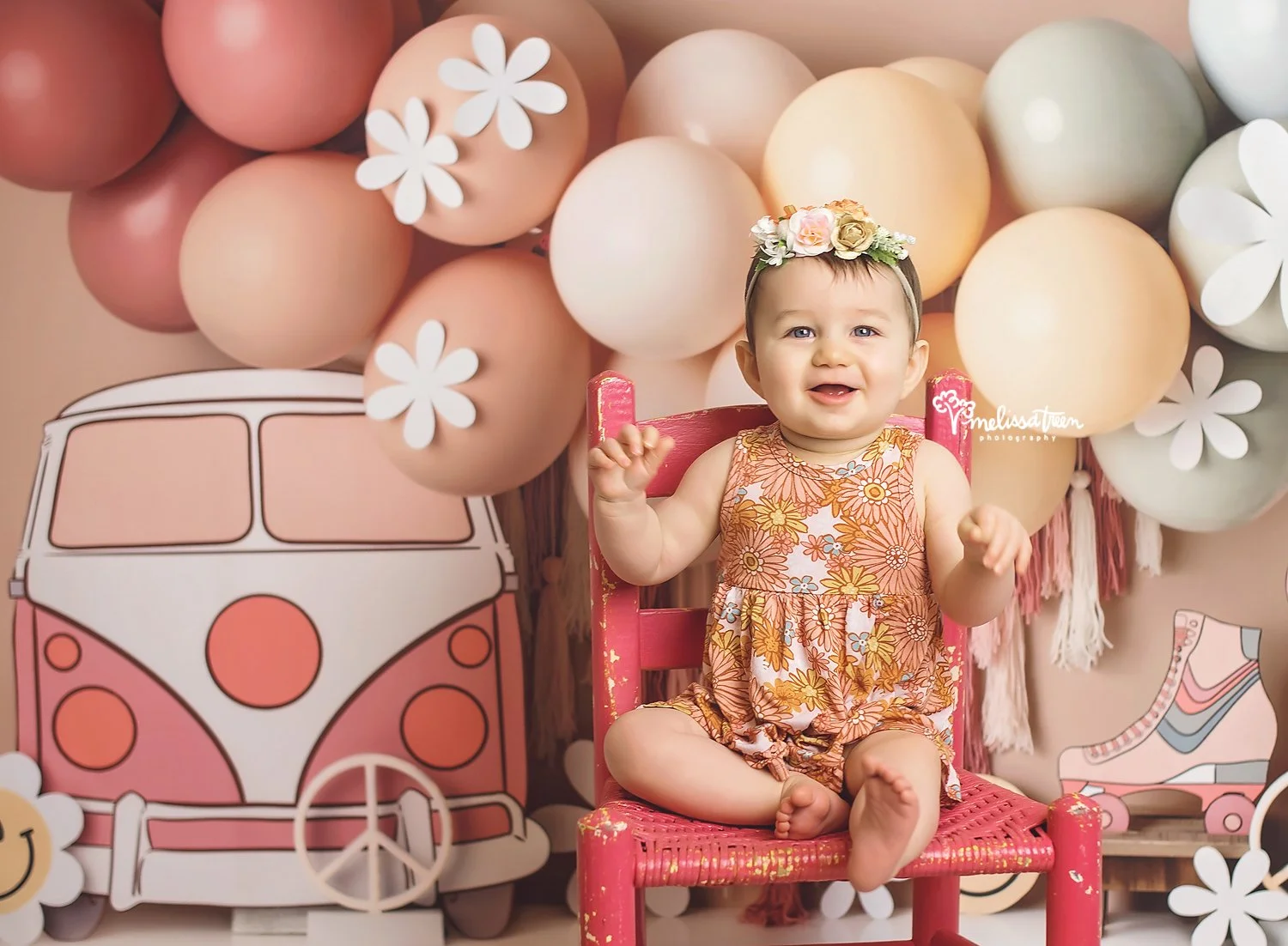 Әйел өзінің кискасын мастурбациялайды және көп мөлшерде кончаларын жасайды Саманта рейс порно